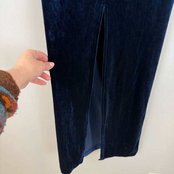 Line + Dot DuJour Gown - Picture 11 of 12